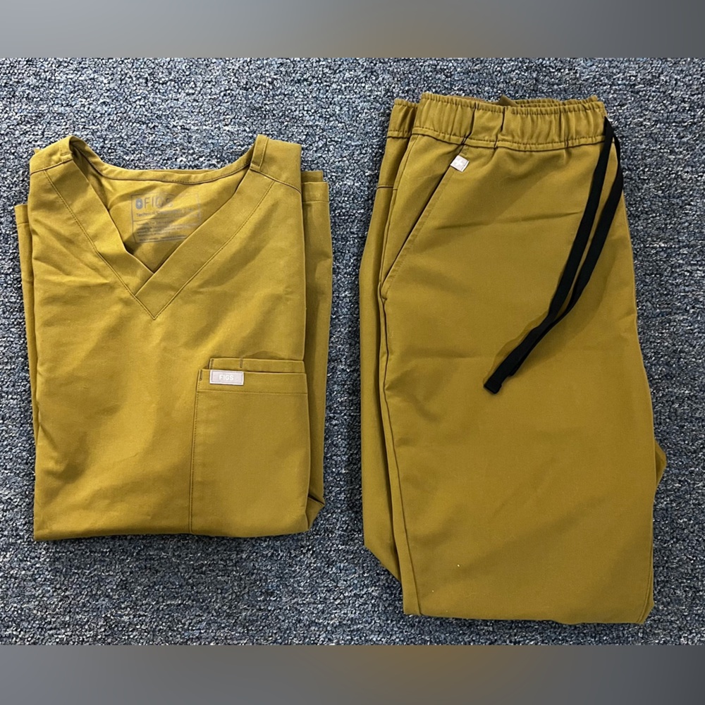 Men’s Martini Olive Scrub Set